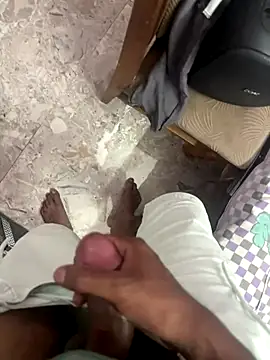 chocolate_boy45 live cam screenshot male from India on SexOnline.pics – Live Cam Recordings, GIFs & Pics