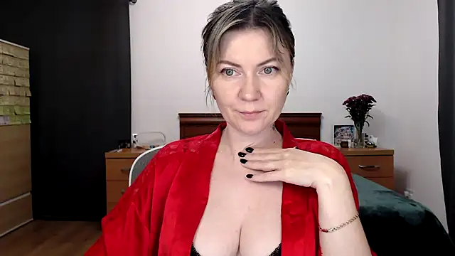 Live webcam thumbnail of ParadiseAlina from ua. Watch my show!