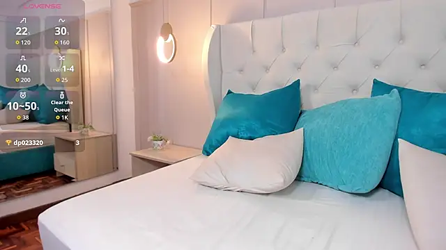 jenniifer_snow live cam screenshot female on TokenKeno — Tip, Play & Watch Live Cams