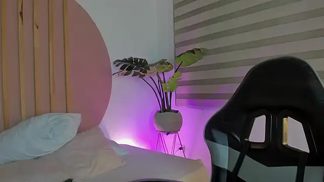 mia_curry - Mia_curry's free webcam - UK Sex Cams