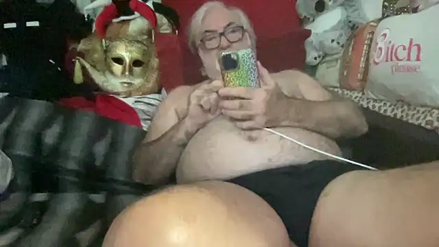 eroticvenetian (Ask my age) - SHOW VENETIAN HAIRY ASSHOLE