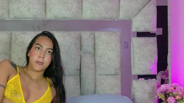 sara_greey - Sara_Greey's free webcam - UK Sex Cams