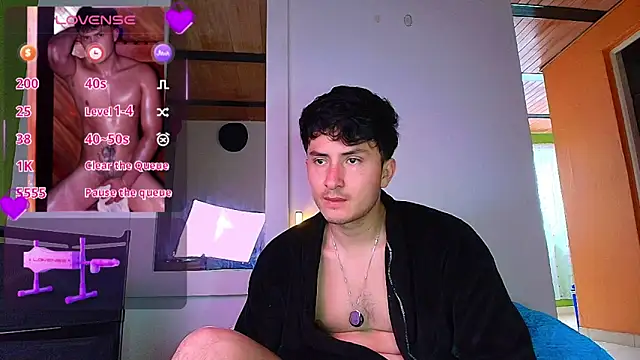 santyago_taylor - Santyago_taylor's free webcam - UK Sex Cams