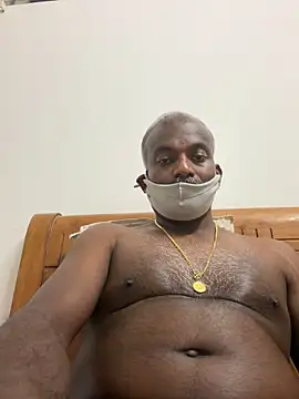 strongguyindia (Ask my age) - King's choice