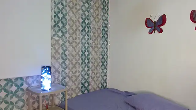 emilybateee - Emilybateee's free webcam - UK Sex Cams