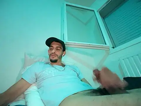 rebeu313 - Rebeu313's free webcam - UK Sex Cams