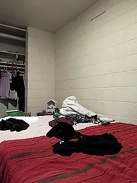 TickleMeKink's Stripchat show and profile