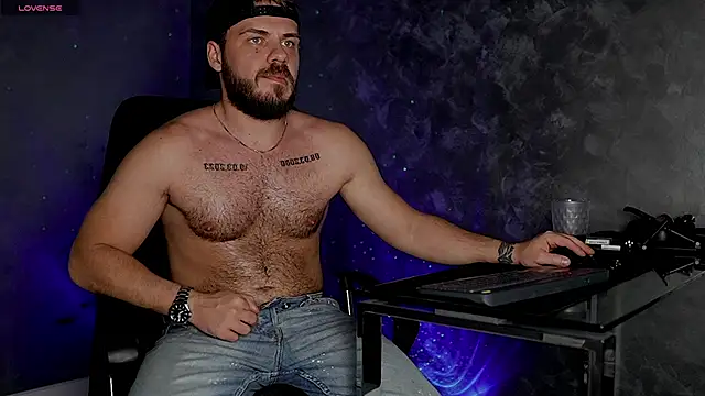 juliusmasters (M young) - LOVENSE ON - CUM SHOW