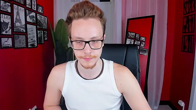 leomooree - LeoMooree's free webcam