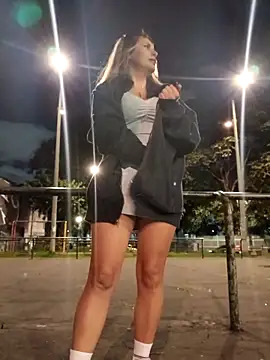 cata_city1106 (F young) - Show titis public🍒😋😏