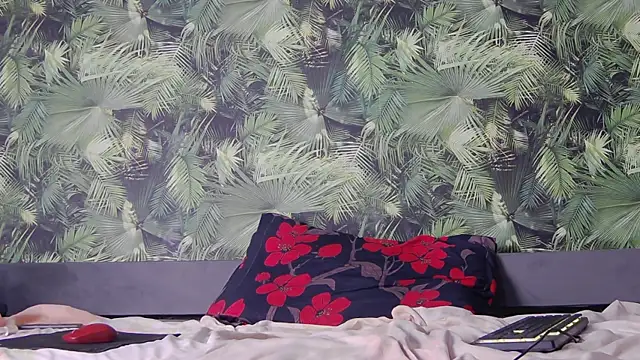 Live webcam thumbnail of Alison_Drew from . Watch my show!