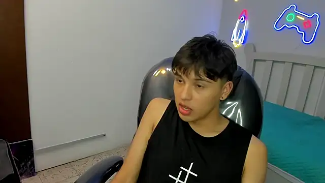  StiwenTwink chat room