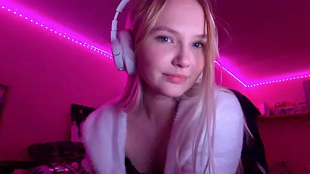 karinrobertson (F teen) - Take off my blouse