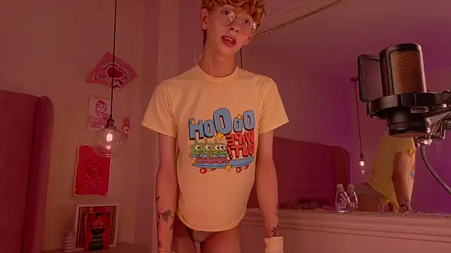 imdamiano (M twink) - Dami loses her clothes ✨