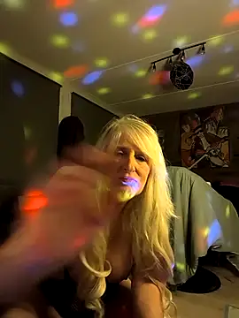  SexyMilfTascha chat room