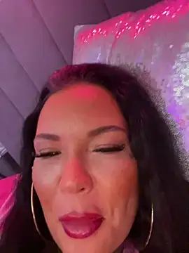 _melinacurves_ - _MelinaCurves_'s free webcam - UK Sex Cams