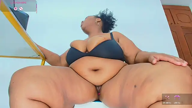  Breisy_bigboobs chat room