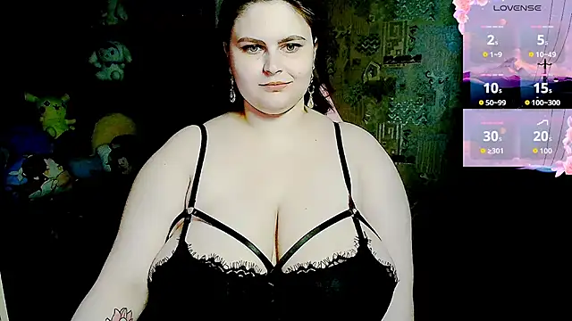 Live webcam thumbnail of WhisperInTheDarkk from . Watch my show!