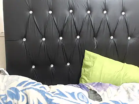  GoldCrushxx chat room