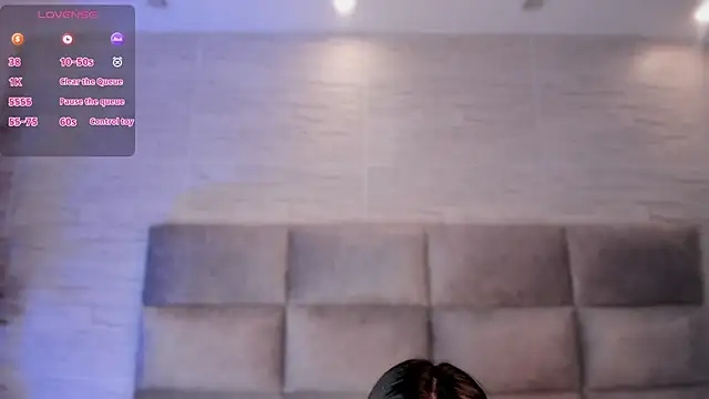 Live webcam thumbnail of lea_walkerr from . Watch my show!