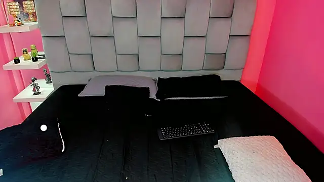 KIISHANNY live cam screenshot tranny on Home.Pink — Cozy Live Cams & Chat