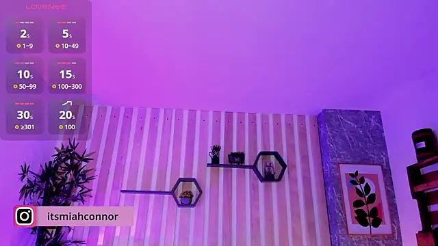  miah_connor chat room