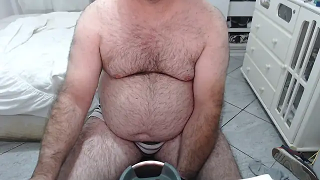 mysterbearmg (Ask my age) - CUM IN PUBLIC