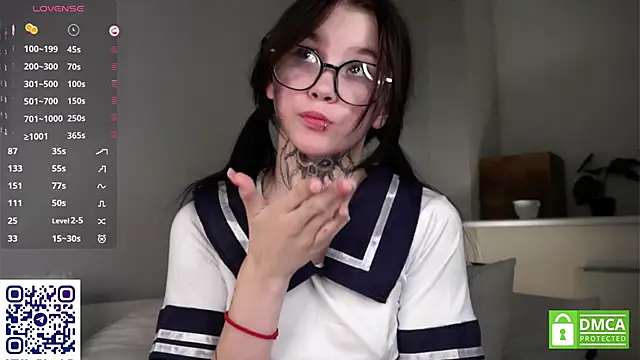 delphadivenere (F teen) - Lush+2 fingers inside my tight pussy🤍