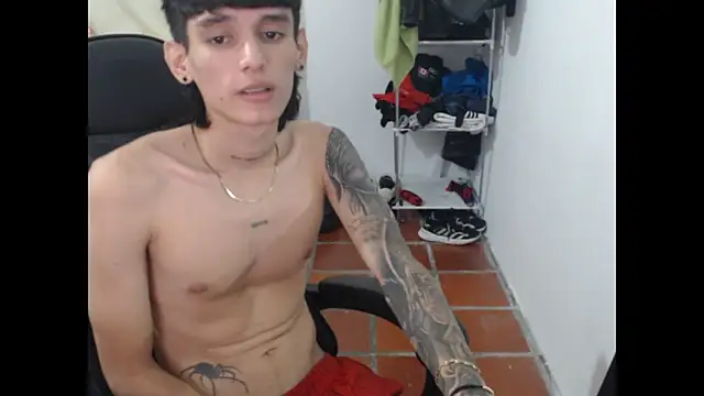 stiwar_cute - Stiwar_cute's free webcam - UK Sex Cams