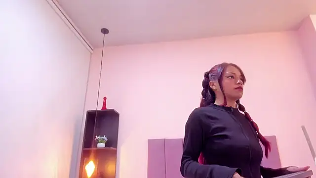 hoollyhendrix - HoollyHendrix's free webcam