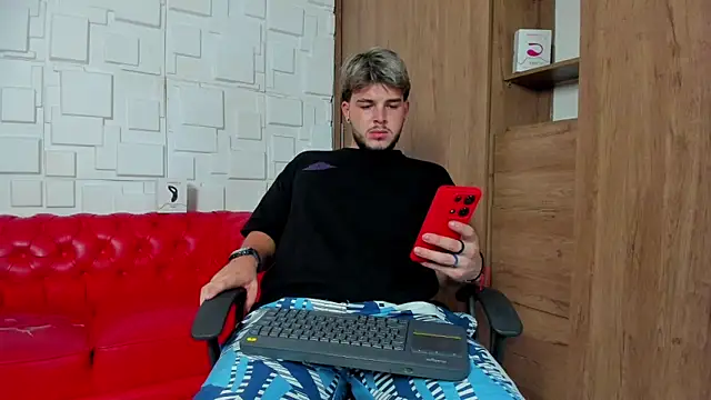 danielclarton1 - Danielclarton1's free webcam - UK Sex Cams