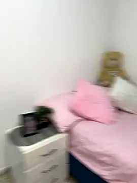 _Isabella_1 from StripChat is Freechat