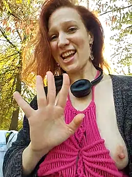 exhibitionsplit - Exhibitionsplit's free webcam - UK Sex Cams