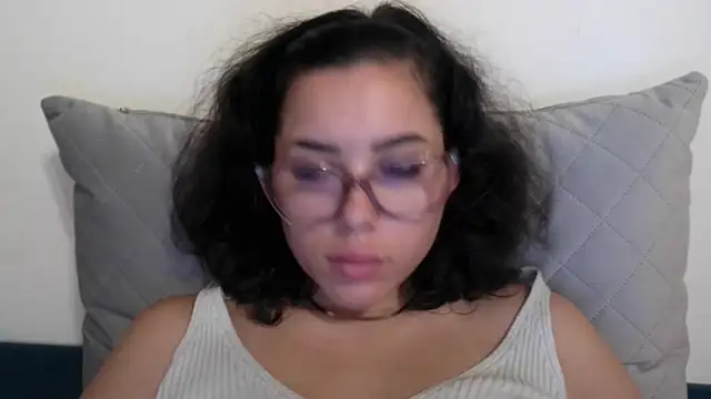 lovelyjulliette - LovelyJulliette's free webcam - UK Sex Cams