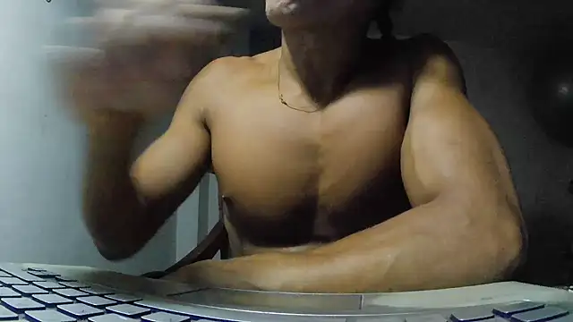 crazylatinguyy - Crazylatinguyy's free webcam - UK Sex Cams