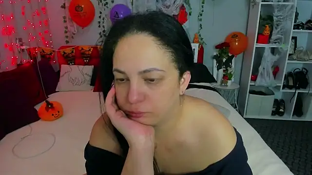 darlingmilf - DarlingMilf's free webcam - UK Sex Cams