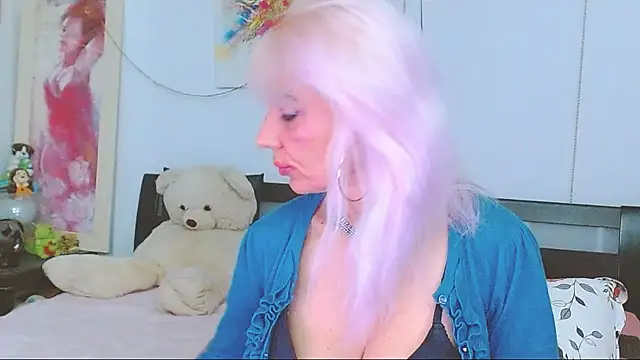 honeylara - HoneyLara's free webcam - UK Sex Cams