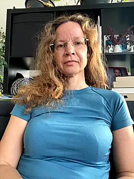 AnnikaRose from StripChat is Freechat