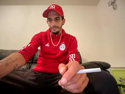 Rebeu313 Live Webcam on Stripchat