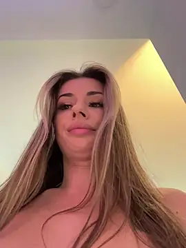 IsabellaEtthan Live Webcam on Stripchat