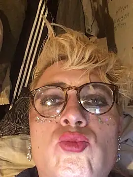 Sissy_Cindy_Whor... Live Webcam on Stripchat