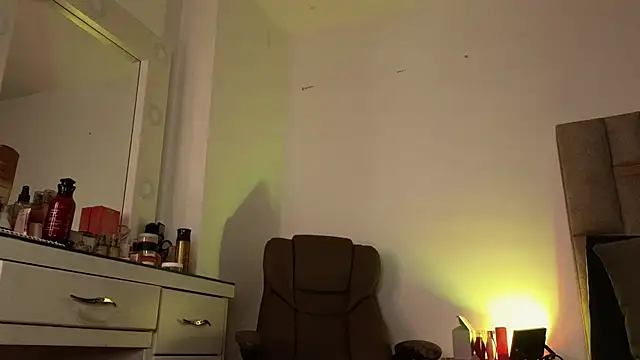 samanthaa_ - Samanthaa_'s free webcam - UK Sex Cams