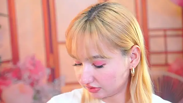 Pinkie_Princes Live Webcam on Stripchat