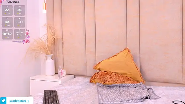 ScarlettMore webcam stripchat model stream image