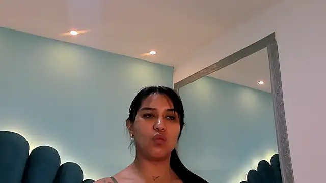 sharlott18 - Sharlott18's free webcam - UK Sex Cams