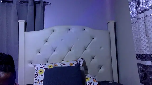 creamyamber - Creamyamber's free webcam - UK Sex Cams