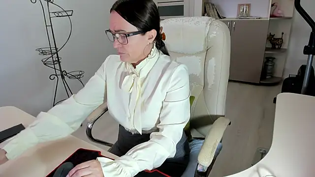 vika73 - Vika73's free webcam - UK Sex Cams