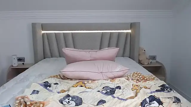 catwoman0001 (F young) - Tips make pussy happy