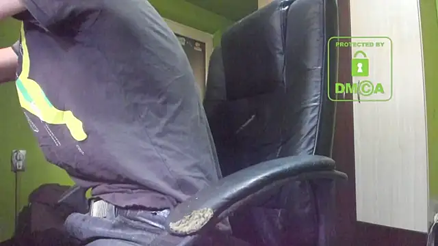 bigcumshoot - BigCumShoot's free webcam - UK Sex Cams