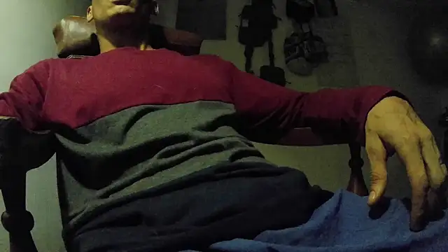 crazylatinguyy - Crazylatinguyy's free webcam - UK Sex Cams